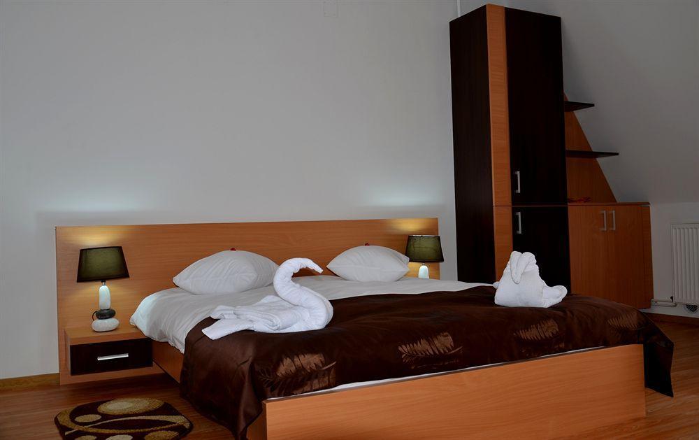 Aparthotel Zorilor คลูจ-นาโปกา ภายนอก รูปภาพ