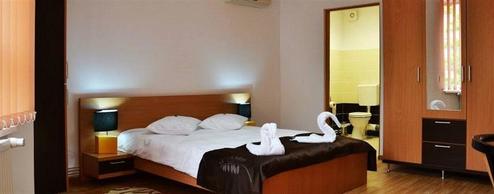 Aparthotel Zorilor คลูจ-นาโปกา ภายนอก รูปภาพ