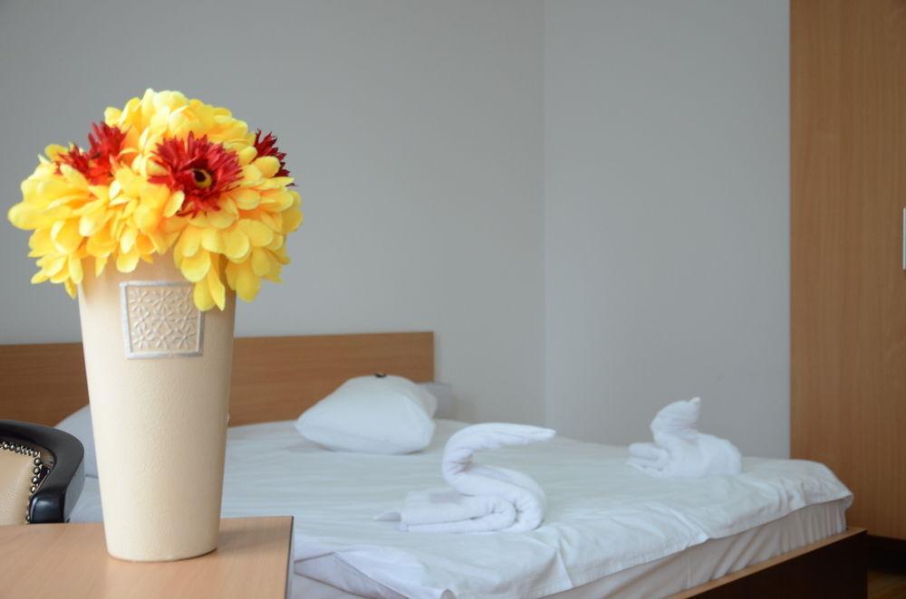 Aparthotel Zorilor คลูจ-นาโปกา ภายนอก รูปภาพ