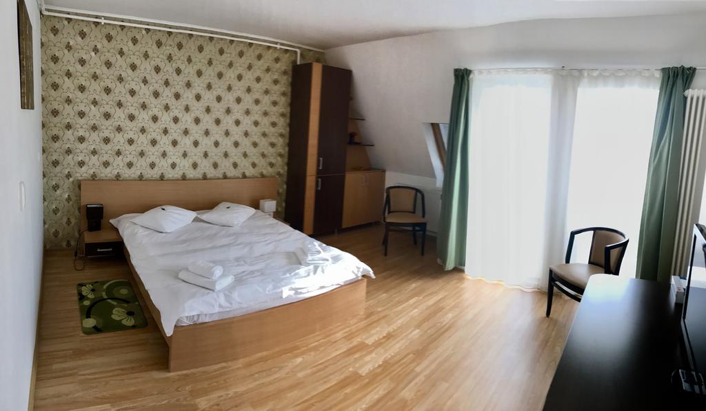 Aparthotel Zorilor คลูจ-นาโปกา ภายนอก รูปภาพ